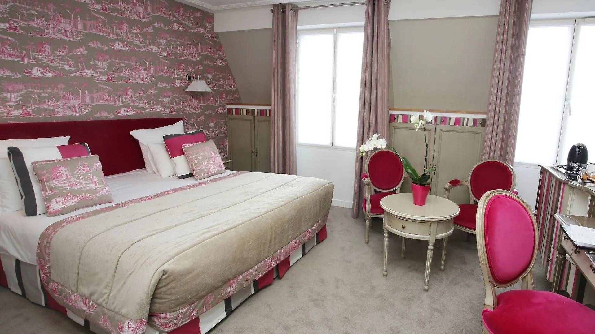 Relais Saint Jacques Hotel